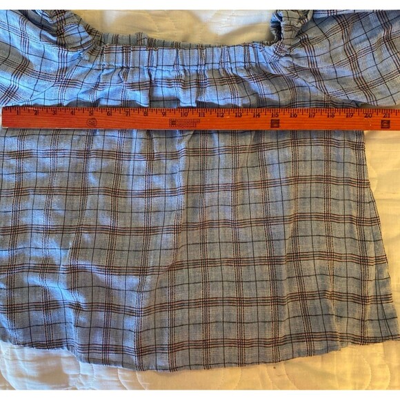 Verte Blouse Size Large Top Off Shoulder (or on) Baby Blue Plaid w Pink Cropped - Picture 7 of 9